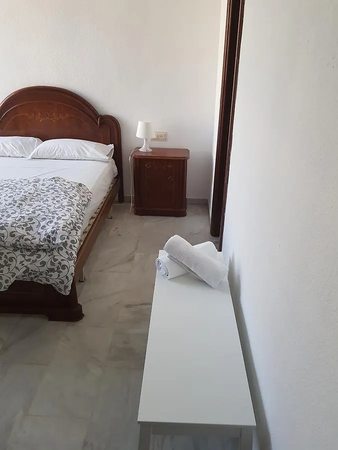 فندق مالقةفي  Plaza Merced 5 بيت ضيافة مالقة