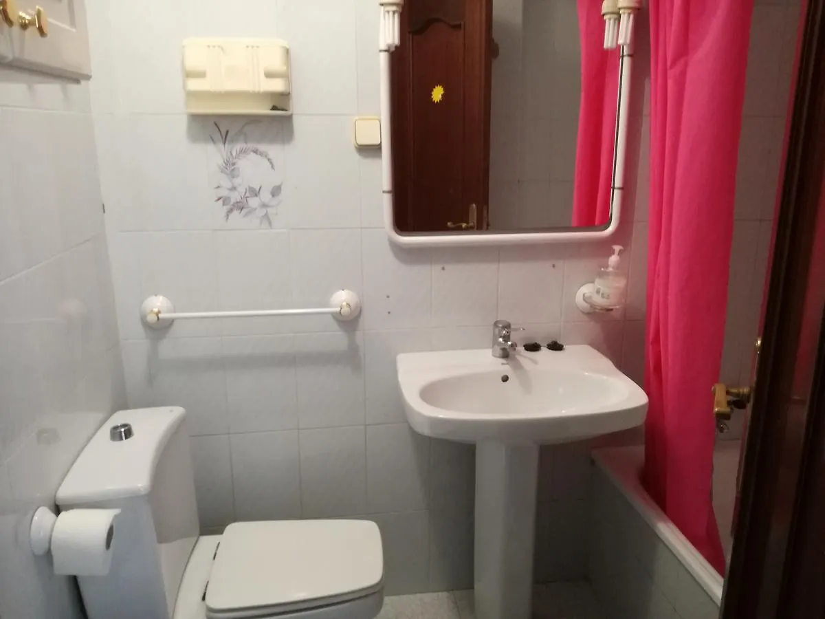 فندق مالقةفي  Plaza Merced 5 بيت ضيافة